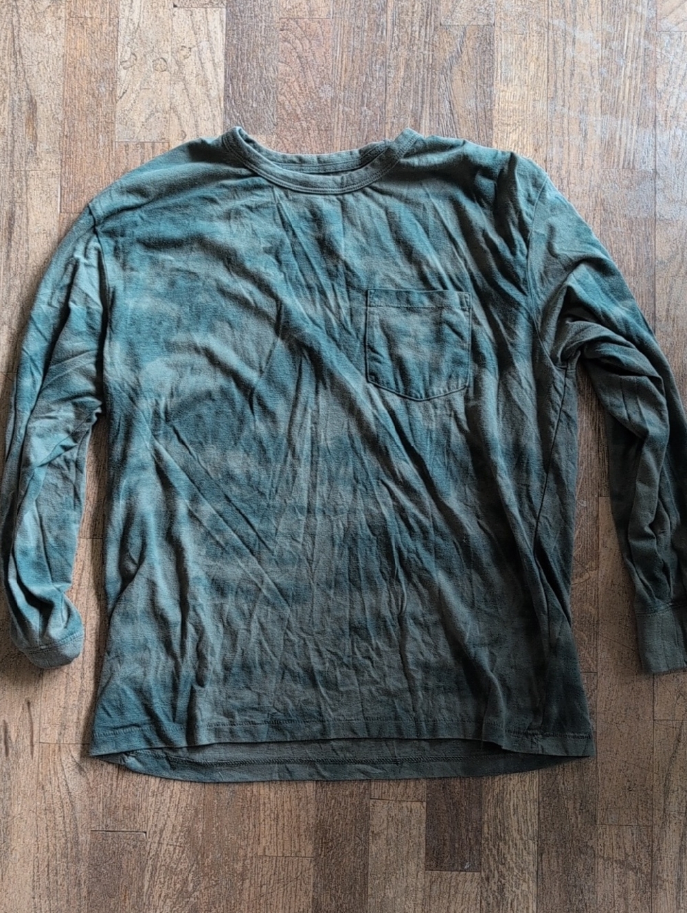 Old Navy Men's Long-Sleeve Pocket Tee - Olive